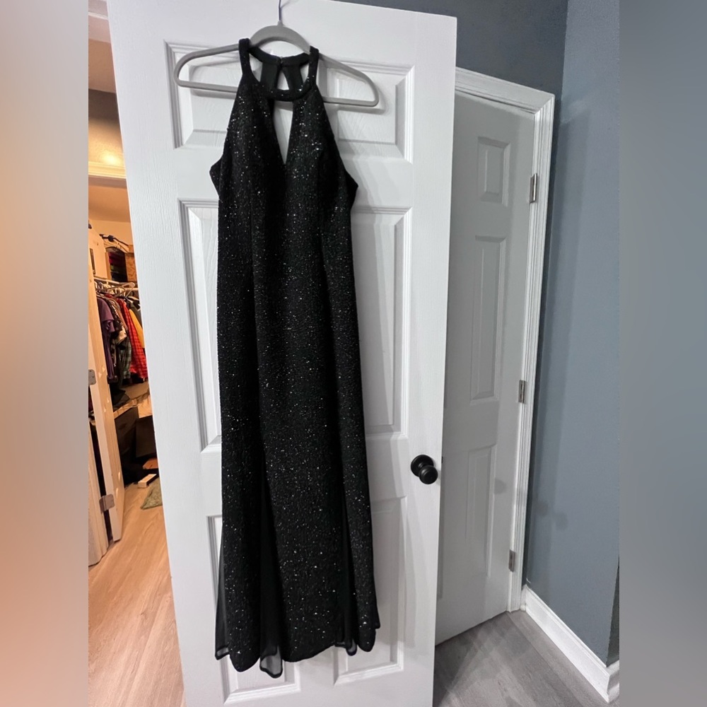Black fitted gown, Size 8p